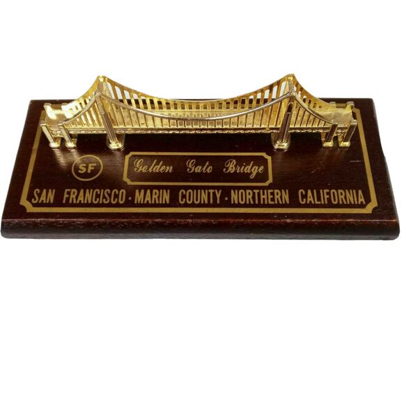 Vintage San Francisco Golden Gate Bridge Metal Miniature Building - Picture 1 of 12